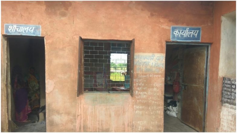 मध्यप्रदेश: आंगनवाड़ी केंद्र में बच्चों का खाना बनाने के लिए नहीं थी जगह तो शौचालय को ही बना दिया रसोई