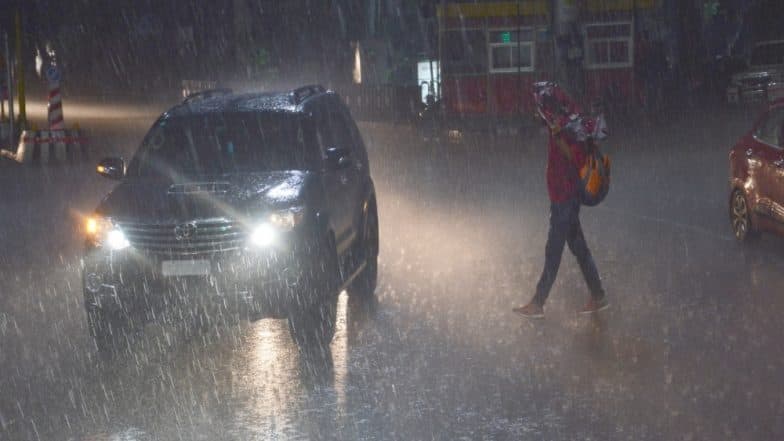 उत्तर प्रदेश में नम हवाओं से बढ़े बारिश के आसार, न्यूनतम तापमान 22 डिग्री सेल्सियस दर्ज उत्तर प्रदेश में नम हवाओं से बढ़े बारिश के आसार, न्यूनतम तापमान 22 डिग्री सेल्सियस दर्ज