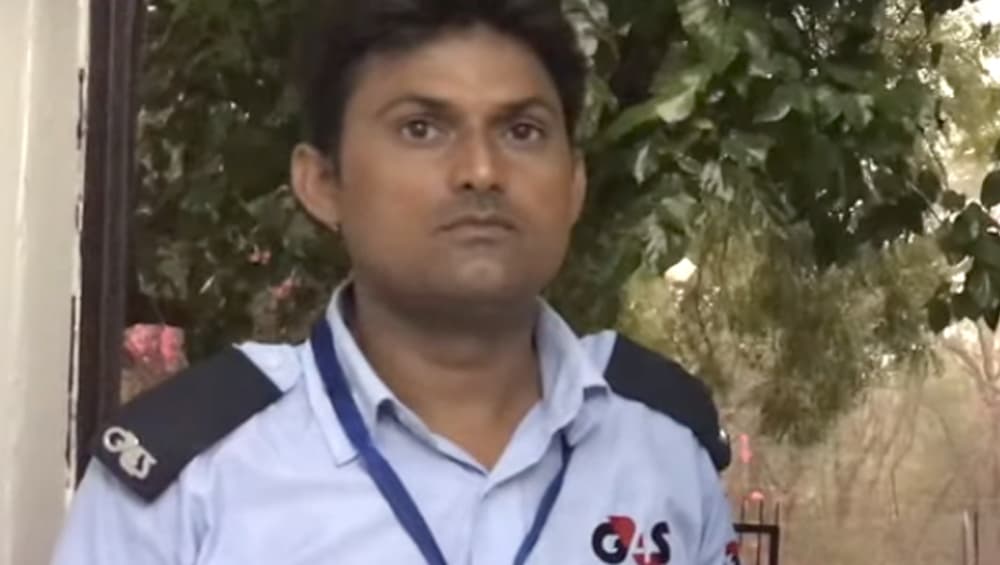 JNU के सिक्यॉरिटी गार्ड रामजल मीणा ने पास किया एंट्रेस एक्जाम, पास करना चाहते हैं सिविल सर्विसेज की परीक्षा JNU के सिक्यॉरिटी गार्ड रामजल मीणा ने पास किया एंट्रेस एक्जाम, पास करना चाहते हैं सिविल सर्विसेज की परीक्षा