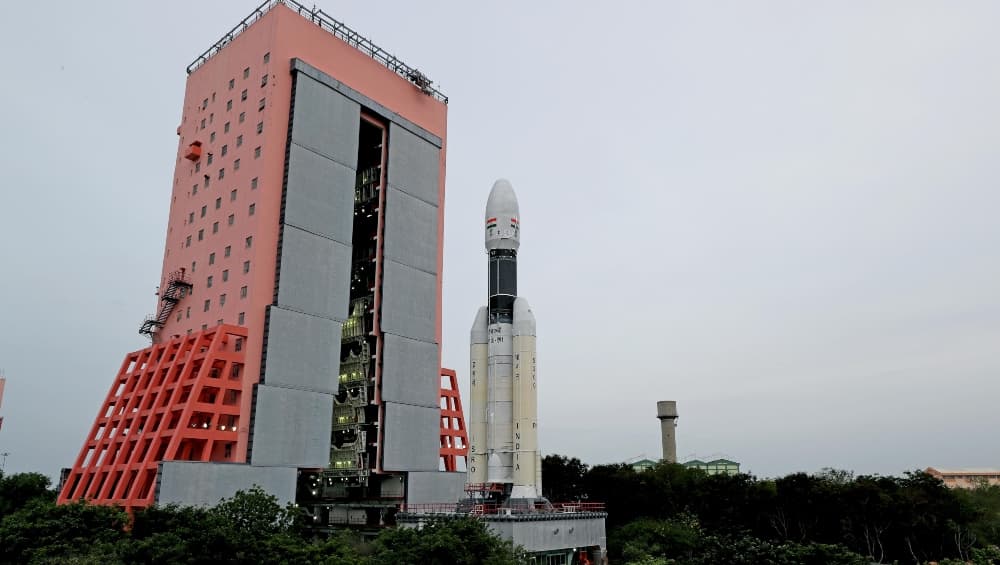 चंद्रयान-2 की लॉन्चिंग के लिए उल्टी गिनती शुरू, 6 सितंबर को चांद पर पहुंचेगा लैंडर-विक्रम चंद्रयान-2 की लॉन्चिंग के लिए उल्टी गिनती शुरू, 6 सितंबर को चांद पर पहुंचेगा लैंडर-विक्रम