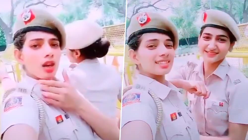 दिल्ली पुलिस की 2 महिला कांस्टेबल पर चढ़ा TikTok का बुखार, ड्यूटी के दौरान हरियाणवी गाने पर थिरकती दिखीं, देखें Viral Video दिल्ली पुलिस की 2 महिला कांस्टेबल पर चढ़ा TikTok का बुखार, ड्यूटी के दौरान हरियाणवी गाने पर थिरकती दिखीं, देखें Viral Video