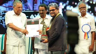 संगीतकार विशाल भारद्वाज को केरला के मुख्यमंत्री ने दिया मलयालम फिल्म 'कार्बन' के लिए अवार्ड