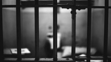 जम्मू-कश्मीर से लखनऊ लाए गए 24 कैदी, आतंकवाद और राष्ट्रविरोधी गतिविधियों के मामलों में हुए गिरफ्तार