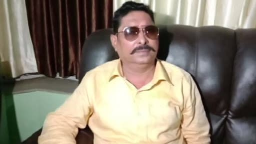 बिहार: विधायक अनंत कुमार के घर पर पुलिस का छापा, AK-47 राइफल बरामद बिहार: विधायक अनंत कुमार के घर पर पुलिस का छापा, AK-47 राइफल बरामद