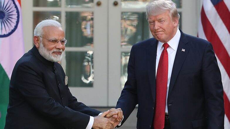 पीएम मोदी से बातचीत के बाद डोनाल्ड ट्रंप ने इमरान खान को कॉल पर दी नसीहत, कहा- कश्मीर को लेकर न बढाएं तनाव पीएम मोदी से बातचीत के बाद डोनाल्ड ट्रंप ने इमरान खान को कॉल पर दी नसीहत, कहा- कश्मीर को लेकर न बढाएं तनाव
