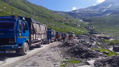 हिमाचल प्रदेश: भूस्खलन से चंडीगढ़-मनाली राजमार्ग यातायात बाधित, वैकल्पिक सड़कों के जरिए छोटे वाहनों को किया आंशिक रूप से बहाल
