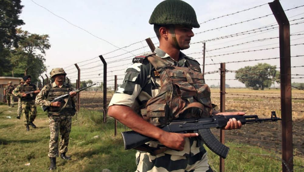 संयुक्त राष्ट्र में नरेंद्र मोदी के संबोधन से पहले नियंत्रण रेखा पर संघर्ष विराम का उल्लंघन संयुक्त राष्ट्र में नरेंद्र मोदी के संबोधन से पहले नियंत्रण रेखा पर संघर्ष विराम का उल्लंघन