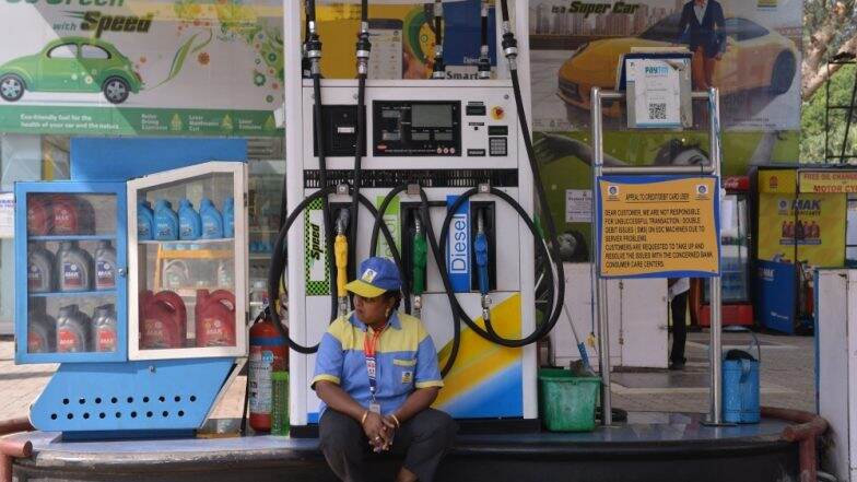 Petrol Diesel Price 29 August: पेट्रोल 6 और डीजल 5 पैसे हुआ सस्ता, जानें अपने प्रमुख शहरों के रेट्स Petrol Diesel Price 29 August: पेट्रोल 6 और डीजल 5 पैसे हुआ सस्ता, जानें अपने प्रमुख शहरों के रेट्स