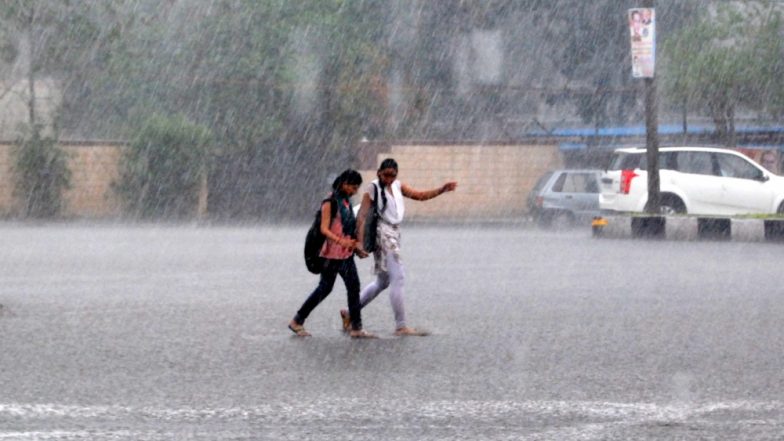 बिहार में रुक-रुककर हो रही बारिश से लुढ़का तापमान, मौसम विभाग ने बादल छाए रहने की जताई आशंका