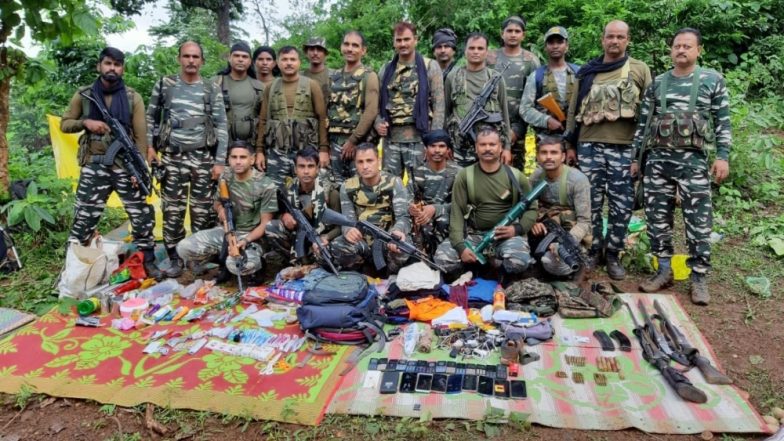 झारखंड के गुदड़ी में सुरक्षाबलों और नक्सलियों के बीच मुठभेड़, 1 नक्सली ढेर- भारी मात्रा में हथियार जब्त