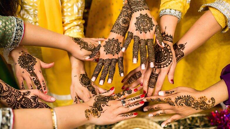 Hartalika Teej 2019 Mehndi Designs: मेहंदी के बिना अधूरा है हरतालिका तीज का त्योहार, जरूर ट्राई करें ये लेटेस्ट व आकर्षक डिजाइन (Watch Video & Photos)