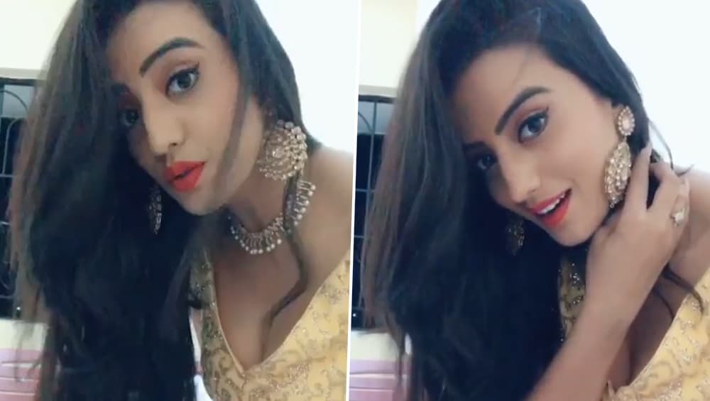 भोजपुरी एक्ट्रेस अक्षरा सिंह ने गाया सॉन्ग 'अभी ना जाओ छोड़कर', Video देखकर दीवाने हुए फैंस भोजपुरी एक्ट्रेस अक्षरा सिंह ने गाया सॉन्ग 'अभी ना जाओ छोड़कर', Video देखकर दीवाने हुए फैंस