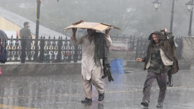 हिमाचल में भारी बारिश के बाद फंसे सैकड़ों लोग, भूस्खलन के कारण मंडी और कुल्लू शहरों के बीच यातायात बाधित