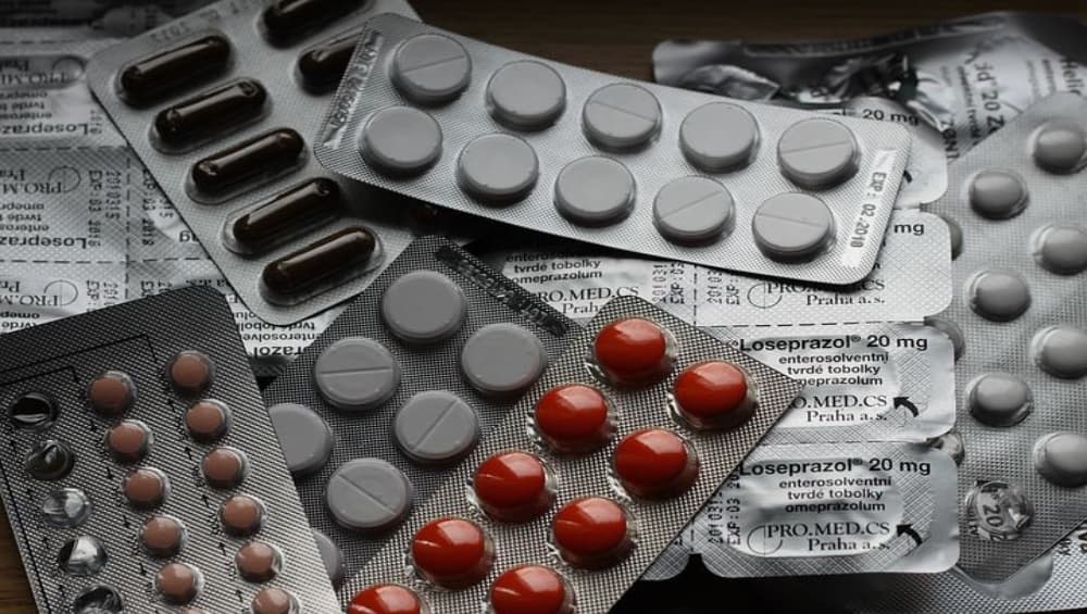 Coronavirus: लॉकडाउन के दौरान दवाओं की होगी होम डिलीवरी, केंद्र सरकार ने दिया आदेश Coronavirus: लॉकडाउन के दौरान दवाओं की होगी होम डिलीवरी, केंद्र सरकार ने दिया आदेश