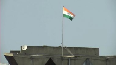 जम्मू-कश्मीर: सचिवालय भवन पर अब गर्व से लहराएगा तिरंगा, हटाया गया राज्य का अलग झंडा