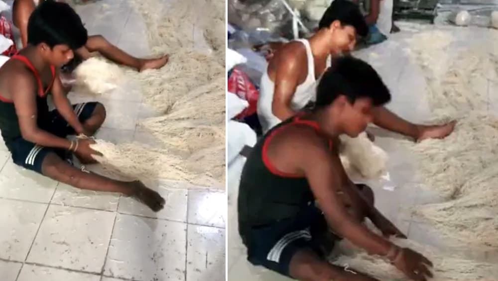 नूडल्स की पैकिंग देखकर आप छोड़ देंगे इसे खाना, देखें वायरल वीडियो नूडल्स की पैकिंग देखकर आप छोड़ देंगे इसे खाना, देखें वायरल वीडियो