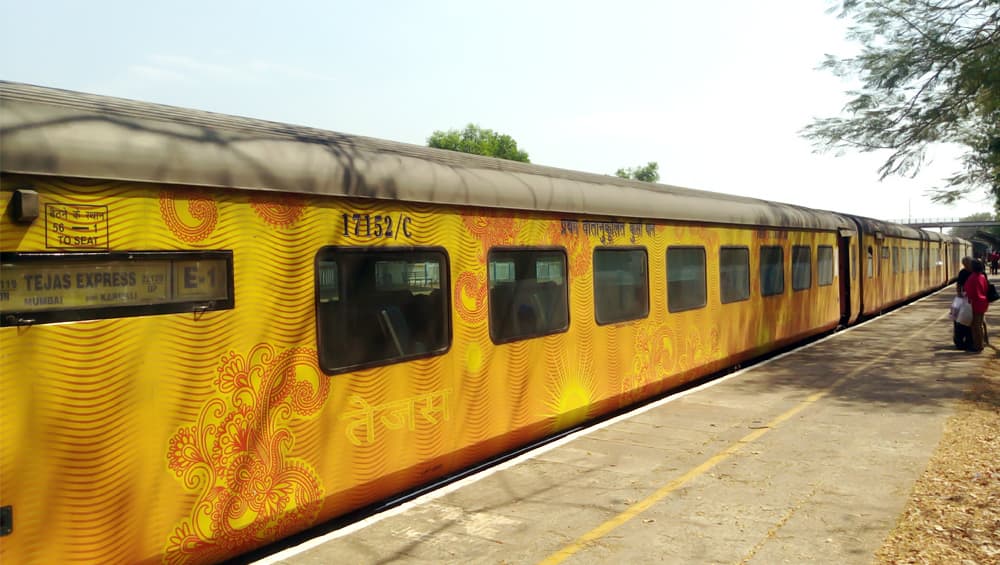तेजस एक्सप्रेस यात्रियों के लिए खुशखबरी, अब IRCTC इस ट्रेन से यात्रा करने वालों को देगी ये सुविधा तेजस एक्सप्रेस यात्रियों के लिए खुशखबरी, अब IRCTC इस ट्रेन से यात्रा करने वालों को देगी ये सुविधा