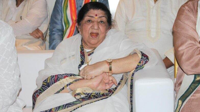 पाश्र्व गायिका लता मंगेशकर को 'डॉटर ऑफ द नेशन' का खिताब देगी सरकार पाश्र्व गायिका लता मंगेशकर को 'डॉटर ऑफ द नेशन' का खिताब देगी सरकार