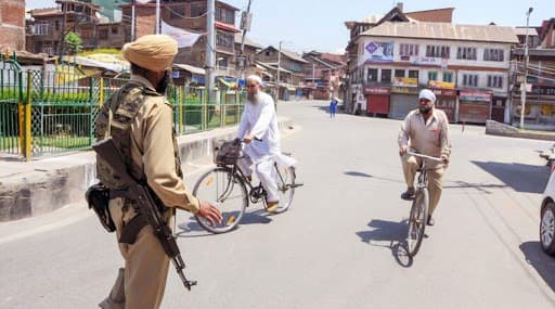 अमेरिका ने भारत से कहा- कश्मीर में प्रतिबंधों में दी जाए छूट अमेरिका ने भारत से कहा- कश्मीर में प्रतिबंधों में दी जाए छूट