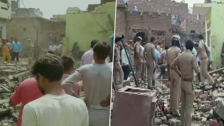 उत्तर प्रदेश के एटा में पटाखा फैक्ट्री में विस्फोट, 6 लोगों की मौत उत्तर प्रदेश के एटा में पटाखा फैक्ट्री में विस्फोट, 6 लोगों की मौत
