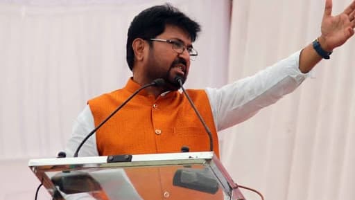 शिवसेना के मंत्री अर्जुन खोटकर की सरकार से मांग, कहा- महाराष्ट्र में निजी क्षेत्र की नौकरियों में स्थानीय युवाओं को मिले 100 प्रतिशत कोटा शिवसेना के मंत्री अर्जुन खोटकर की सरकार से मांग, कहा- महाराष्ट्र में निजी क्षेत्र की नौकरियों में स्थानीय युवाओं को मिले 100 प्रतिशत कोटा
