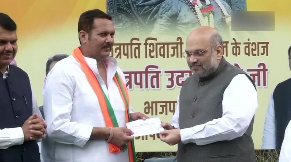 महाराष्ट्र विधानसभा चुनाव से ठीक पहले NCP को बड़ा झटका, छत्रपति शिवाजी के वशंज उदयनराजे भोसले बीजेपी में शामिल, अमित शाह ने दिलाई सदस्यता महाराष्ट्र विधानसभा चुनाव से ठीक पहले NCP को बड़ा झटका, छत्रपति शिवाजी के वशंज उदयनराजे भोसले बीजेपी में शामिल, अमित शाह ने दिलाई सदस्यता