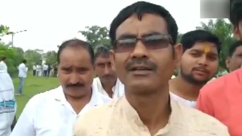 मुजफ्फरनगर: बीजेपी विधायक विक्रम सिंह सैनी का विवादित बयान, कहा- नेहरू और उनका पूरा खानदान अय्याश था, देखें Video
