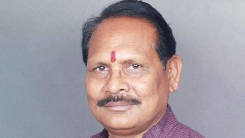 छत्तीसगढ़ के मंत्री प्रेमसाय सिंह टेकाम का ट्रेन से बैग हुआ चोरी, पीएम नरेंद्र मोदी की सरकार पर लगा दिया 'आरोप'