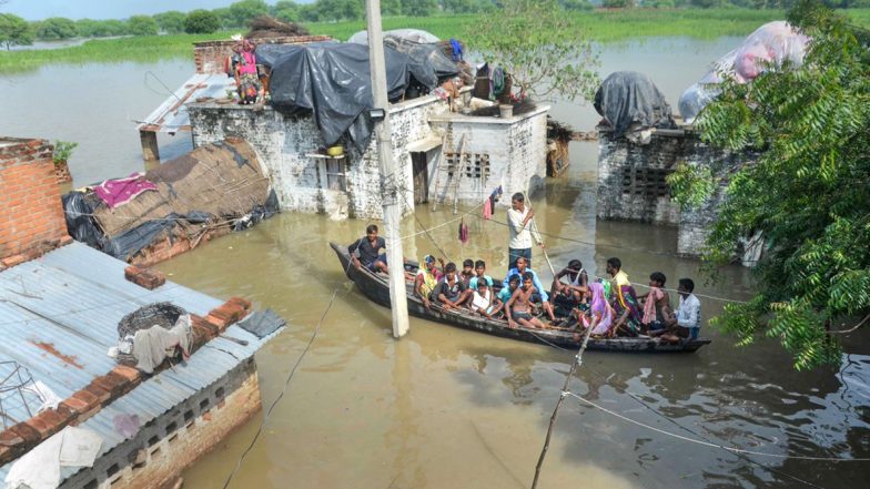उत्तर प्रदेश: पूर्वांचल में गंगा का जलस्तर बढ़ने से लोगों की मुशिकलें बढ़ी, रिहायशी इलाके हुए जलमग्न