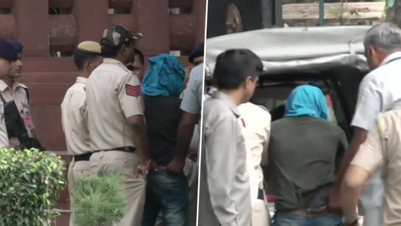 छत्तीसगढ़ पुलिस को मिली बड़ी कामयाबी, दंतेवाड़ा विधानसभा उपचुनाव से पहले 50 डेटोनेटर के साथ 4 लोग हिरासत में लिए गए