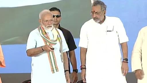 प्रधानमंत्री नरेंद्र मोदी का मथुरा दौरा, पशु आरोग्य मेले का किया शुभारंभ प्रधानमंत्री नरेंद्र मोदी का मथुरा दौरा, पशु आरोग्य मेले का किया शुभारंभ