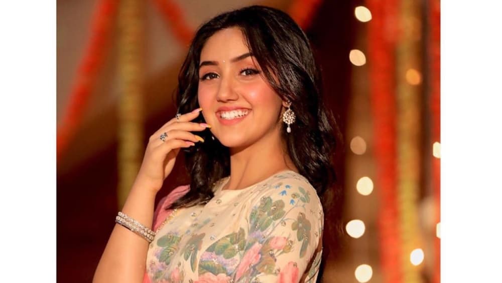 'पटियाला बेब्स' के सेट पर सीढ़ियों से गिरकर घायल हुईं अशनूर कौर, नाक और पैरों में आई चोट 'पटियाला बेब्स' के सेट पर सीढ़ियों से गिरकर घायल हुईं अशनूर कौर, नाक और पैरों में आई चोट
