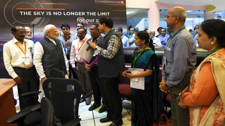 प्रधानमंत्री नरेंद्र मोदी ने की इसरो वैज्ञानिकों की सराहना, कहा- डटे रहें, हमारा सर्वश्रेष्ठ आना अभी बाकी है
