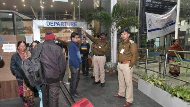 दिल्ली: मां को एयरपोर्ट के अंदर छोड़ने के लिए बेटे ने फ्लाइट टिकट को किया एडिट, ऐसे हुआ गिरफ्तार