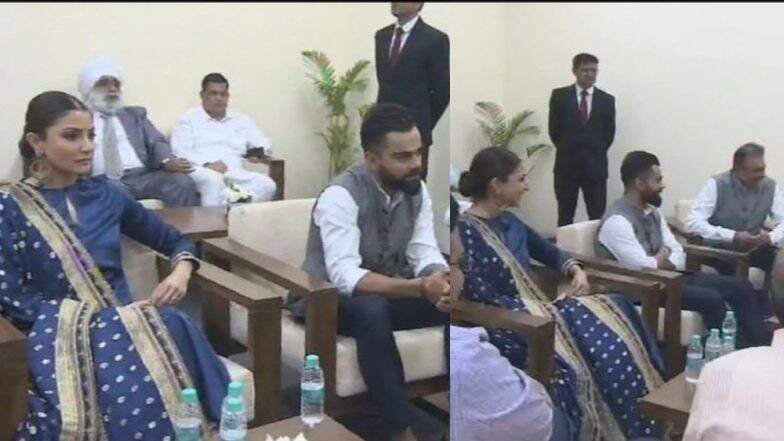 विराट कोहली संग DDCA के इवेंट पर पहुंची अनुष्का शर्मा को देख सोशल मीडिया पर भड़के यूजर्स, ऐसे साध रहे हैं निशाना विराट कोहली संग DDCA के इवेंट पर पहुंची अनुष्का शर्मा को देख सोशल मीडिया पर भड़के यूजर्स, ऐसे साध रहे हैं निशाना