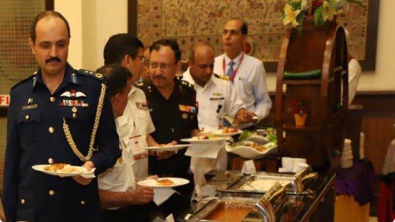 पाकिस्तानी प्रतिनिधियों ने SCO बैठक से बनाई दूरी, लेकिन डिनर में हुए शामिल: रिपोर्ट पाकिस्तानी प्रतिनिधियों ने SCO बैठक से बनाई दूरी, लेकिन डिनर में हुए शामिल: रिपोर्ट