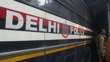 दिल्ली में ठक-ठक गैंग का आतंक, साकेत कोर्ट की महिला जज की कार से बैग चोरी, जांच में जुटी पुलिस