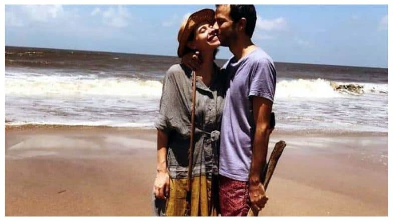 बॉलीवुड एक्ट्रेस कल्कि कोचलिन शादी से पहले प्रेग्नेंट, गोवा में पानी में बच्चे को जन्म देने की योजना बॉलीवुड एक्ट्रेस कल्कि कोचलिन शादी से पहले प्रेग्नेंट, गोवा में पानी में बच्चे को जन्म देने की योजना