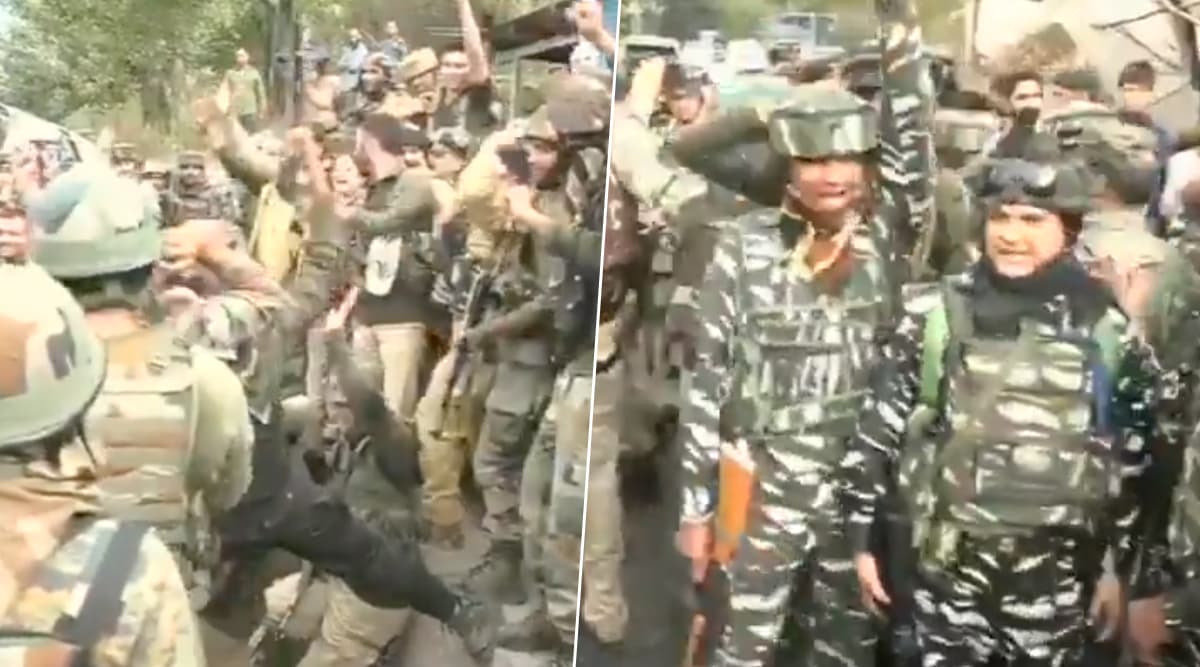 जम्मू-कश्मीर के रामबन में भारतीय सेना के ऑपरेशन में 3 आतंकी ढेर, जवानों ने लगाए 'भारत माता की जय के नारे', देखें जश्न का वीडियो जम्मू-कश्मीर के रामबन में भारतीय सेना के ऑपरेशन में 3 आतंकी ढेर, जवानों ने लगाए 'भारत माता की जय के नारे', देखें जश्न का वीडियो
