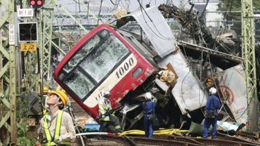 जापान में ट्रेन और ट्रक की जोरदार भिडंत, 1 की मौत- 30 से अधिक घायल; देखें Video