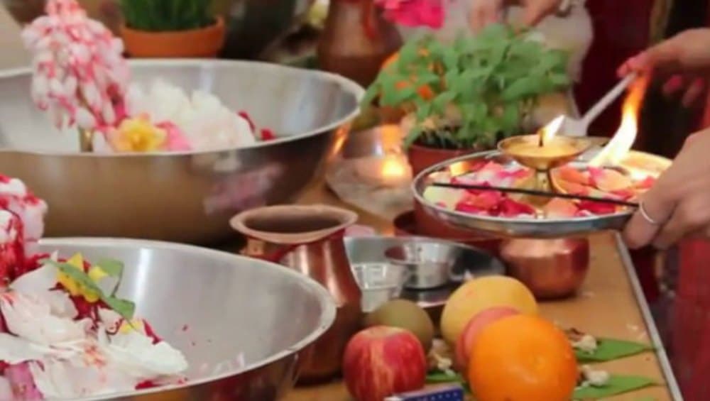 Jivitputrika Vrat 2019: संतान की लंबी उम्र व अच्छी सेहत के लिए महिलाएं रखती हैं जीवित्पुत्रिका व्रत, जानिए इसकी कथा और महत्व Jivitputrika Vrat 2019: संतान की लंबी उम्र व अच्छी सेहत के लिए महिलाएं रखती हैं जीवित्पुत्रिका व्रत, जानिए इसकी कथा और महत्व