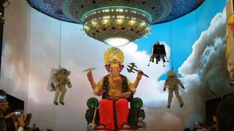 Lalbaugcha Raja 2019 Mukh Darshan LIVE Streaming Day 11: आज है अनंत चतुर्दशी, लालबागचा राजा की भव्य आरती और मुख दर्शन का पाएं लाभ, देखें मन्नतों के राजा का लाइव टेलीकास्ट