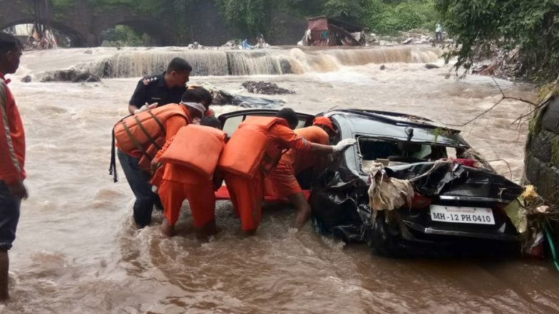 महाराष्ट्र: पुणे में भारी बारिश और बाढ़ के बाद जलभराव से जनजीवन प्रभावित, अब तक 12 की हुई मौत