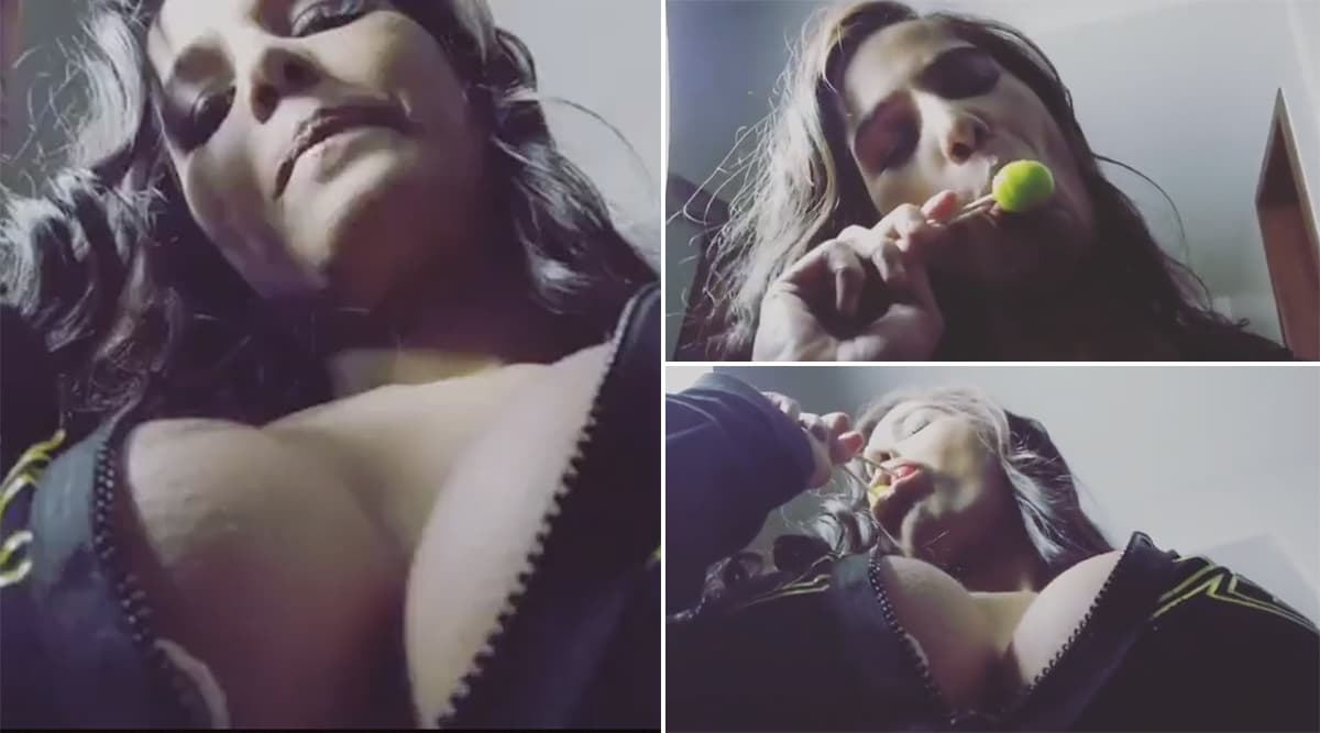 लॉलीपॉप चाटते हुए पूनम पांडे ने सेक्सी वीडियो किया पोस्ट, एक्ट्रेस का कातिलाना अंदाज कर दे किसी को भी घायल लॉलीपॉप चाटते हुए पूनम पांडे ने सेक्सी वीडियो किया पोस्ट, एक्ट्रेस का कातिलाना अंदाज कर दे किसी को भी घायल