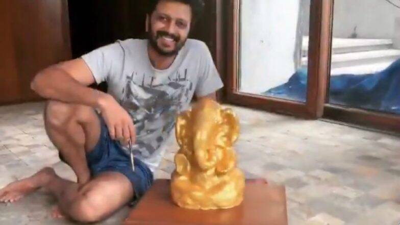 अभिनेता रितेश देशमुख का ये हुनर आपको कर देगा हैरान, घर पर बनाया इको फ्रेंडली गणेशा