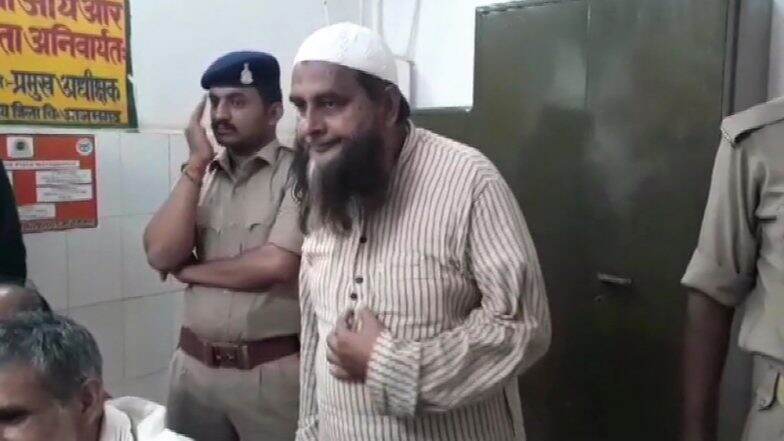 गुजरात पुलिस ने प्रतिबंधित संगठन SIMI का पूर्व राष्ट्रीय अध्यक्ष शाहिद बद्र को आजमगढ़ से किया गिरफ्तार गुजरात पुलिस ने प्रतिबंधित संगठन SIMI का पूर्व राष्ट्रीय अध्यक्ष शाहिद बद्र को आजमगढ़ से किया गिरफ्तार