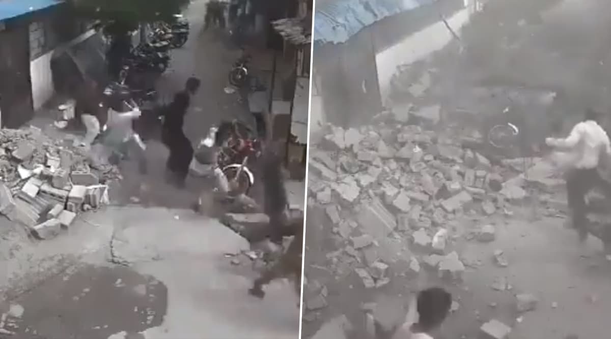 POK के भूकंप का दिल दहला देनेवाला वीडियो आया सामने, पल भर में सब कुछ हो गया तबाह, देखें वीडियो POK के भूकंप का दिल दहला देनेवाला वीडियो आया सामने, पल भर में सब कुछ हो गया तबाह, देखें वीडियो