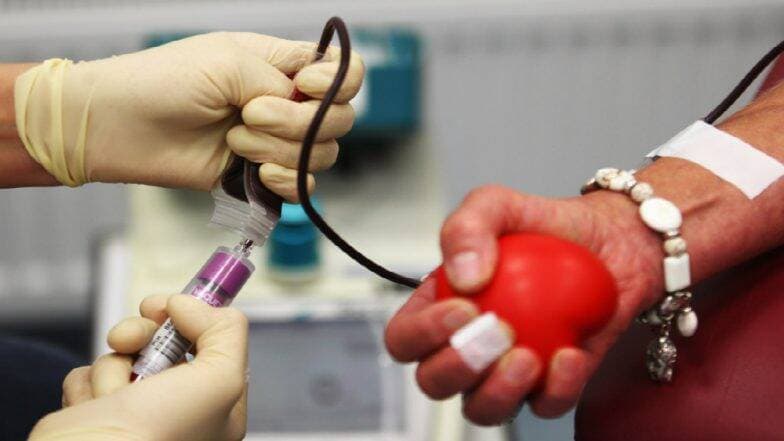 मुंबई: अचानक बढ़ी बॉम्बे ब्लड ग्रुप की मांग, महाराष्ट्र के कई हिस्सों से मंगाया जा रहा है यह अतिदुर्लभ रक्त, जानें इसके बारे में सब कुछ मुंबई: अचानक बढ़ी बॉम्बे ब्लड ग्रुप की मांग, महाराष्ट्र के कई हिस्सों से मंगाया जा रहा है यह अतिदुर्लभ रक्त, जानें इसके बारे में सब कुछ