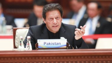पाकिस्तान के प्रधानमंत्री इमरान खान कैबिनेट में फेरबदल को लेकर फिर से कर रहे हैं विचार