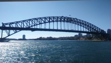 आस्ट्रेलिया: सिडनी के हार्बर ब्रिज पर अमेरिकी डीजे-रिकॉर्ड प्रोड्यूसर डिप्लो ने रचा इतिहास, 440 फीट की ऊंचाई मनाया जश्न